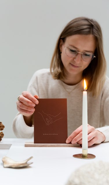 Lisa Kroon beheert nu de webshop 'Lichtpuntjes'.
