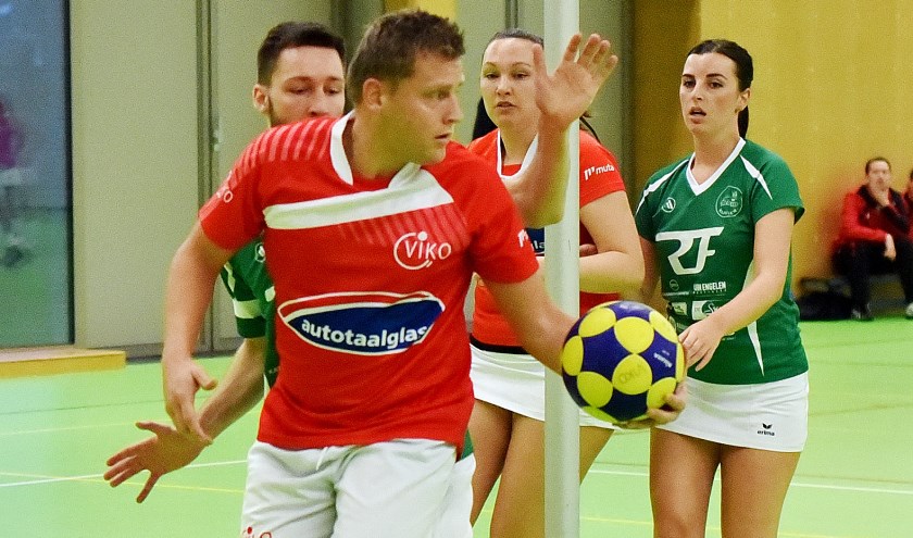 • Marcel Hijnen scoorde vijf keer voor VIKO.