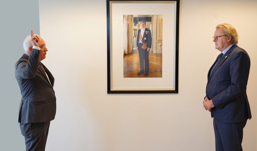 • Dirk van der Borg beëdigd als waarnemend burgemeester van Sliedrecht.