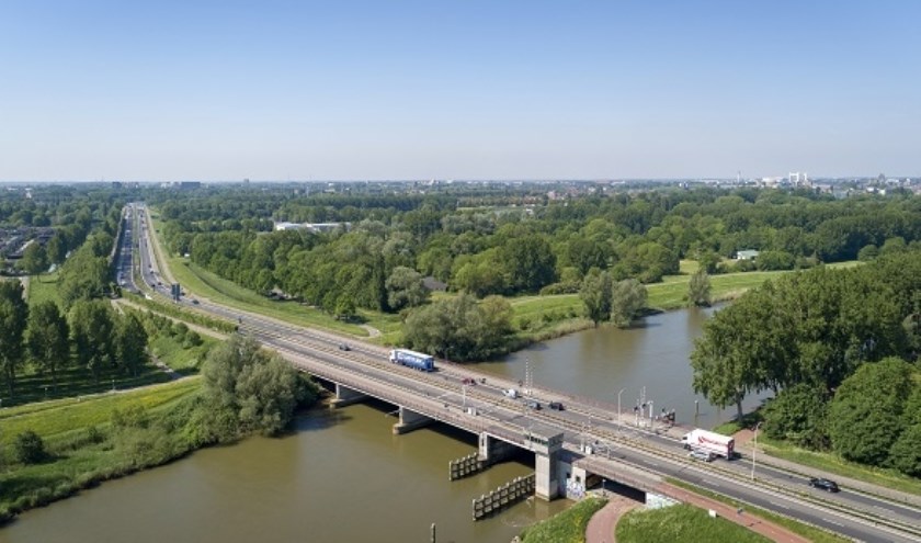 • De Wantijbrug.