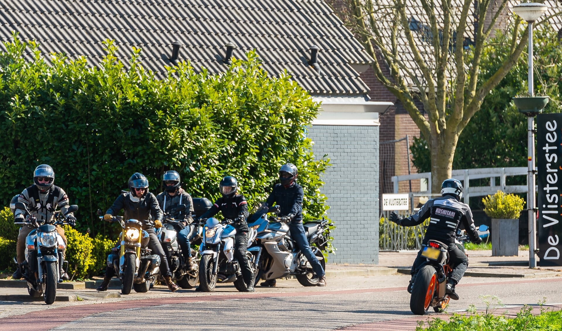 • 'Motorrijders zijn welkom, mits ze zich netjes gedragen', aldus Jan Dekker (CDA).