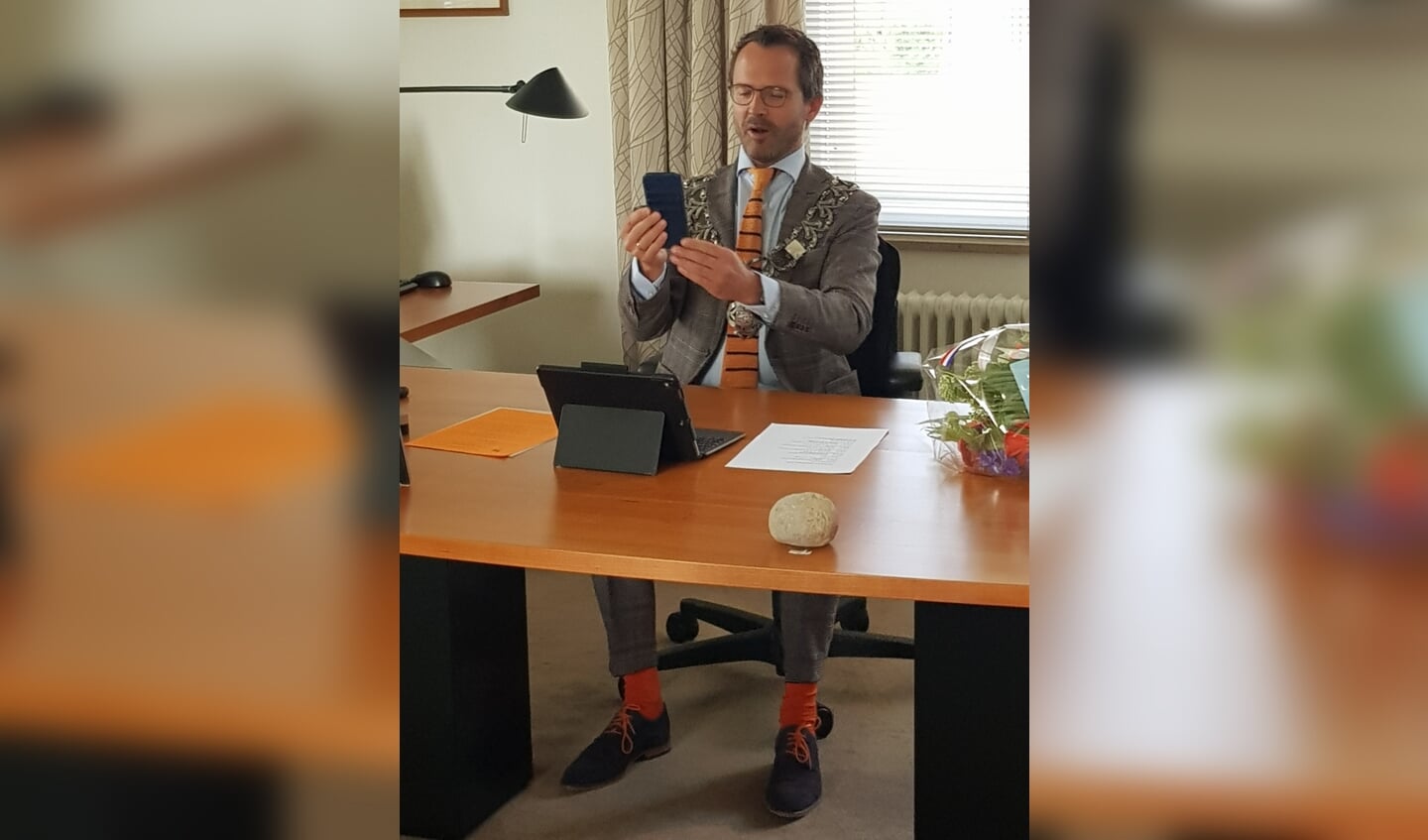 • Burgemeester videobelt met dhr. Van Breukelen
