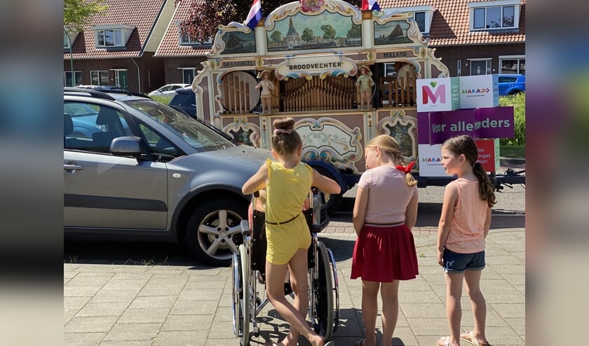• In Alblasserdam ging in de coronaperiode een draaiorgel door het dorp.