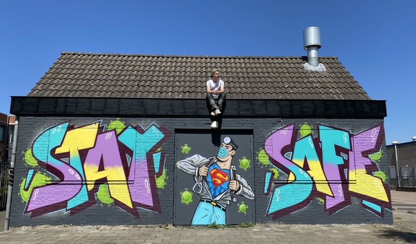 • Robert van Herk bij zijn creatie.