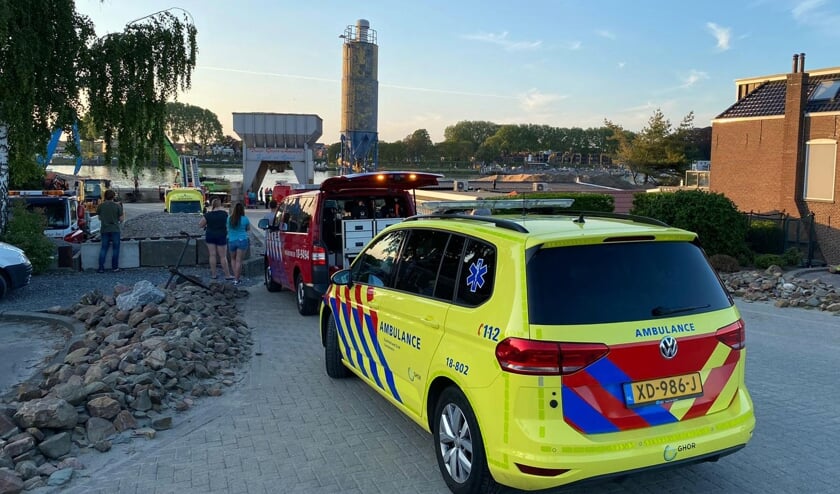 • Grote zoektocht naar een mogelijke drenkeling in de Lek.