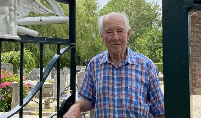 Beheerder Bonne van Ringelesteijn van de Hervormde Begraafplaats aan de Nieuwe Zandweg gaat met ‘pensioen’.