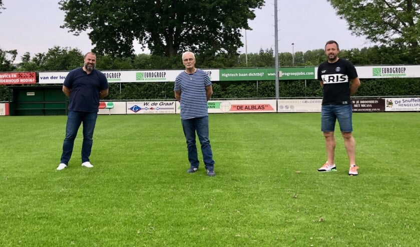 • Cees Poppelaars (m).