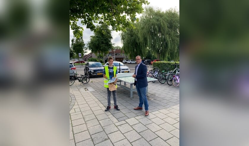• Wethouder Johan Quik met ZAPper Stijn.