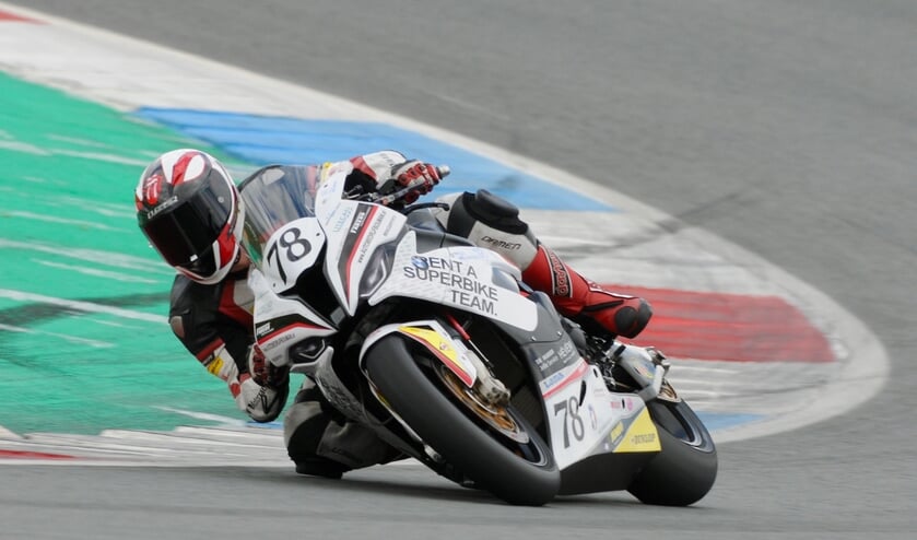 • Renzo van Emmerik in actie.