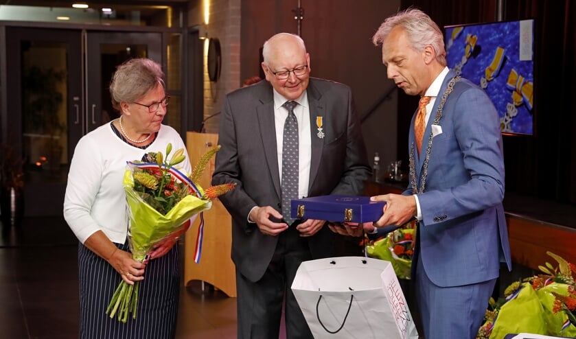 • Martien den Besten uit Leerbroek ontvangt de koninklijke onderscheiding.