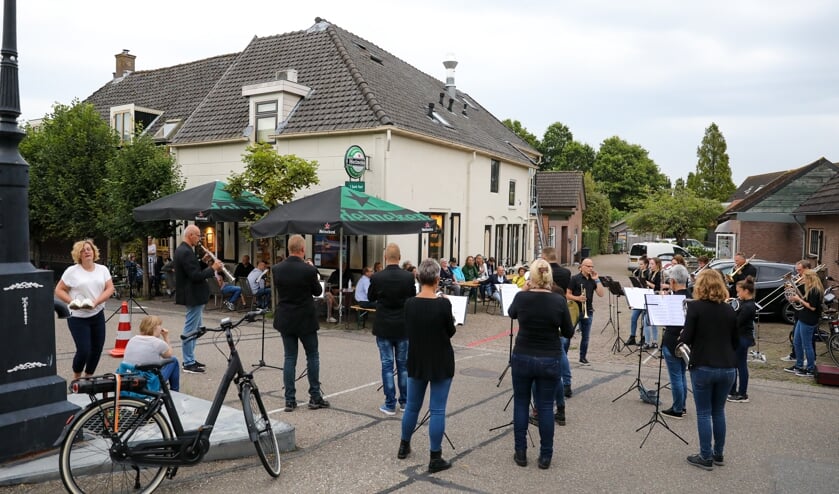 • Volharding speelt bij Het Zwarte Paard.