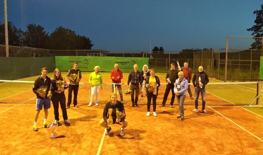• De clubkampioenen van TC Leerbroek.