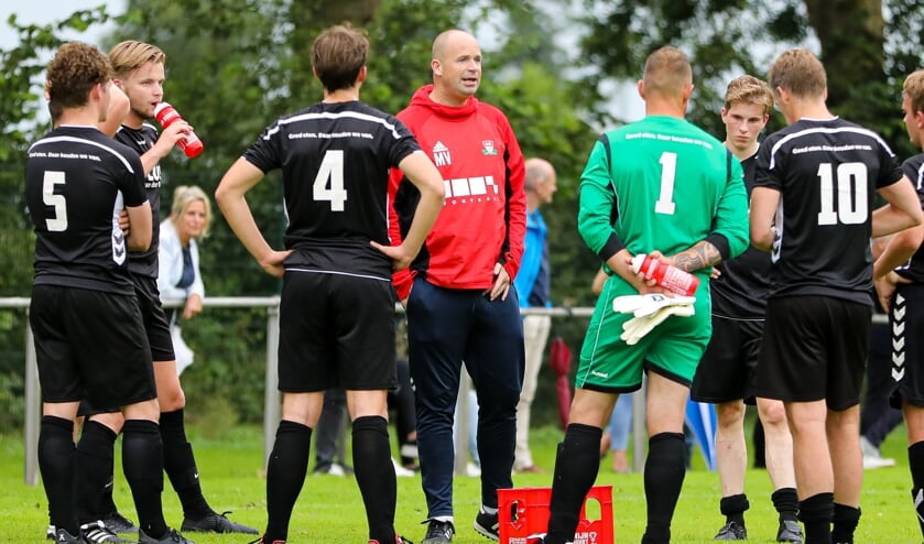 <p>• GJS-trainer Marco Verbeek.</p>