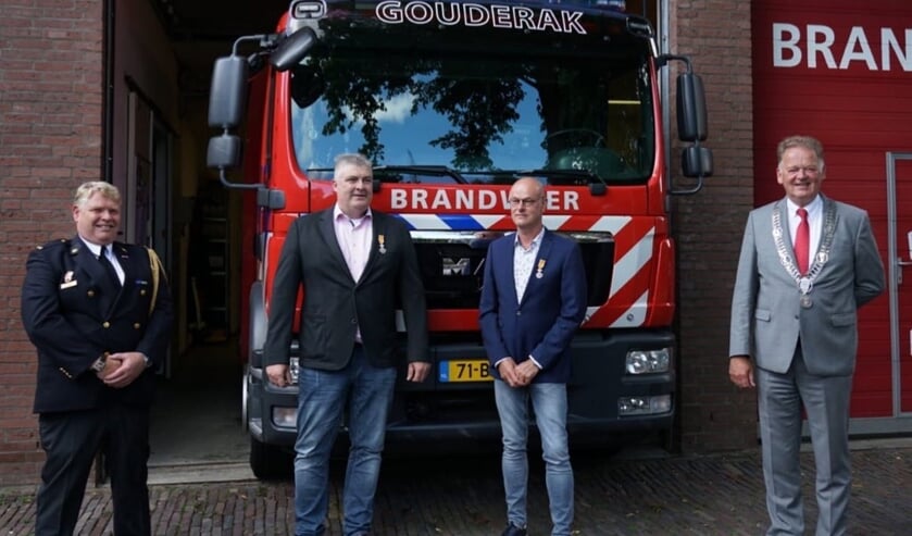 • Ploegchef Robert Coomans, Peter Boevé, Gijs Mourik en burgemeester Roel Cazemier.