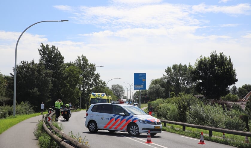 • De weg was enige tijd afgesloten.