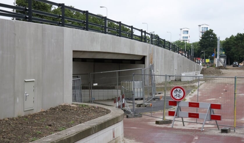 • De nieuwe fly-ver die wordt aangesloten op de wisselstrook.