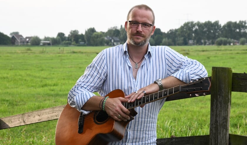 • Gitarist/zanger Jeroen Janssen verzorgt een gastoptreden.