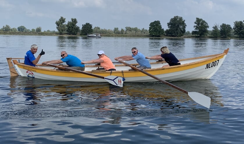 Proefroeien in een St Ayles Skiff bij WSV Woudrichem.