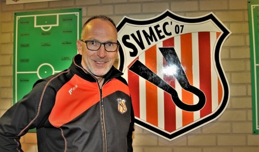 De nieuwe trainer van MEC '07, Piet van Lent, heeft enorm veel zin in het avontuur bij de voetbalclub uit Maurik.   