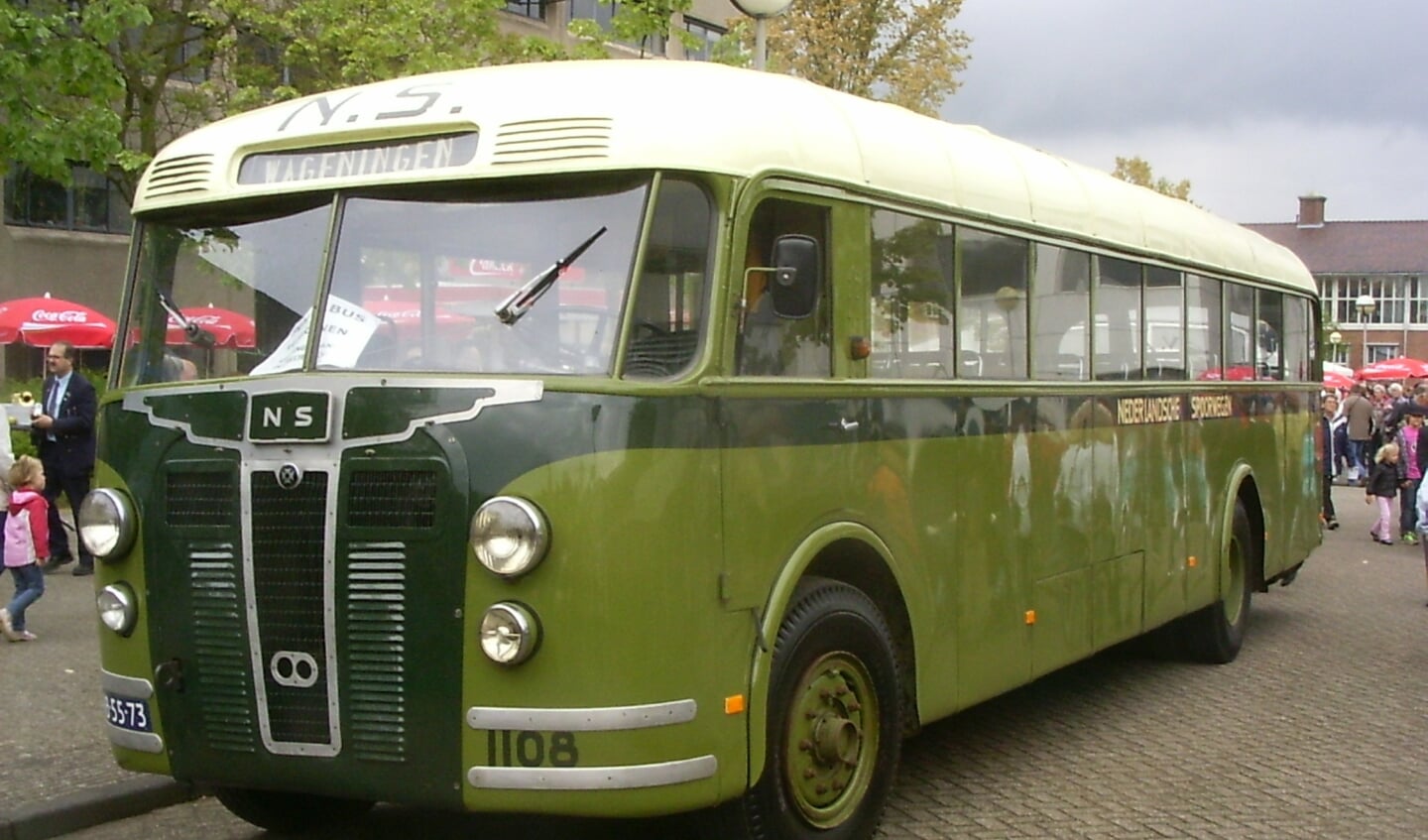 Een nog rijdend exemplaar van het type Aviolanda-Crossley is in het bezit van de Stichting Veteraan Autobussen.
