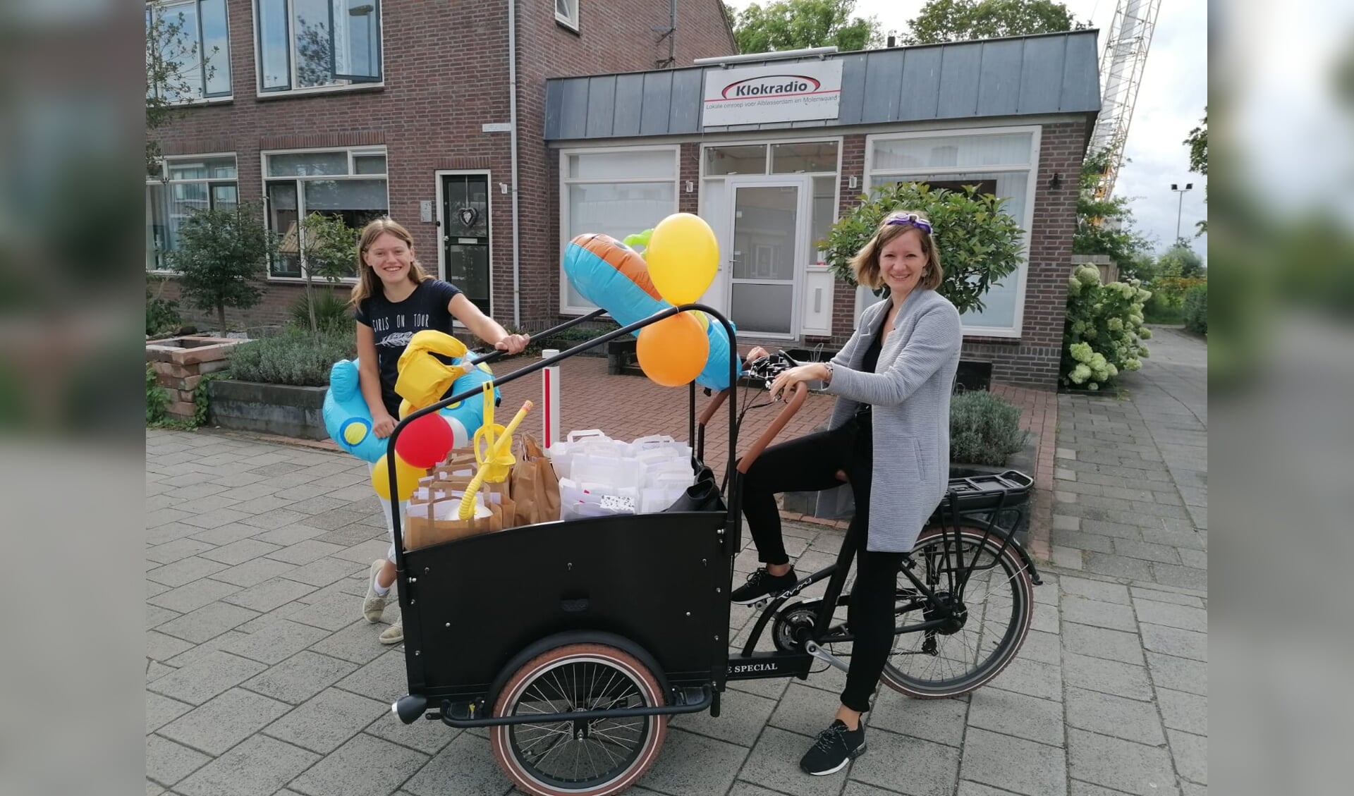 • De bakfiets met knutselspullen.