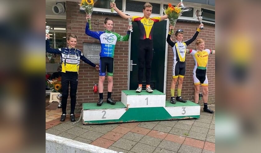 • Daan Hartog op de hoogste trede van het podium.