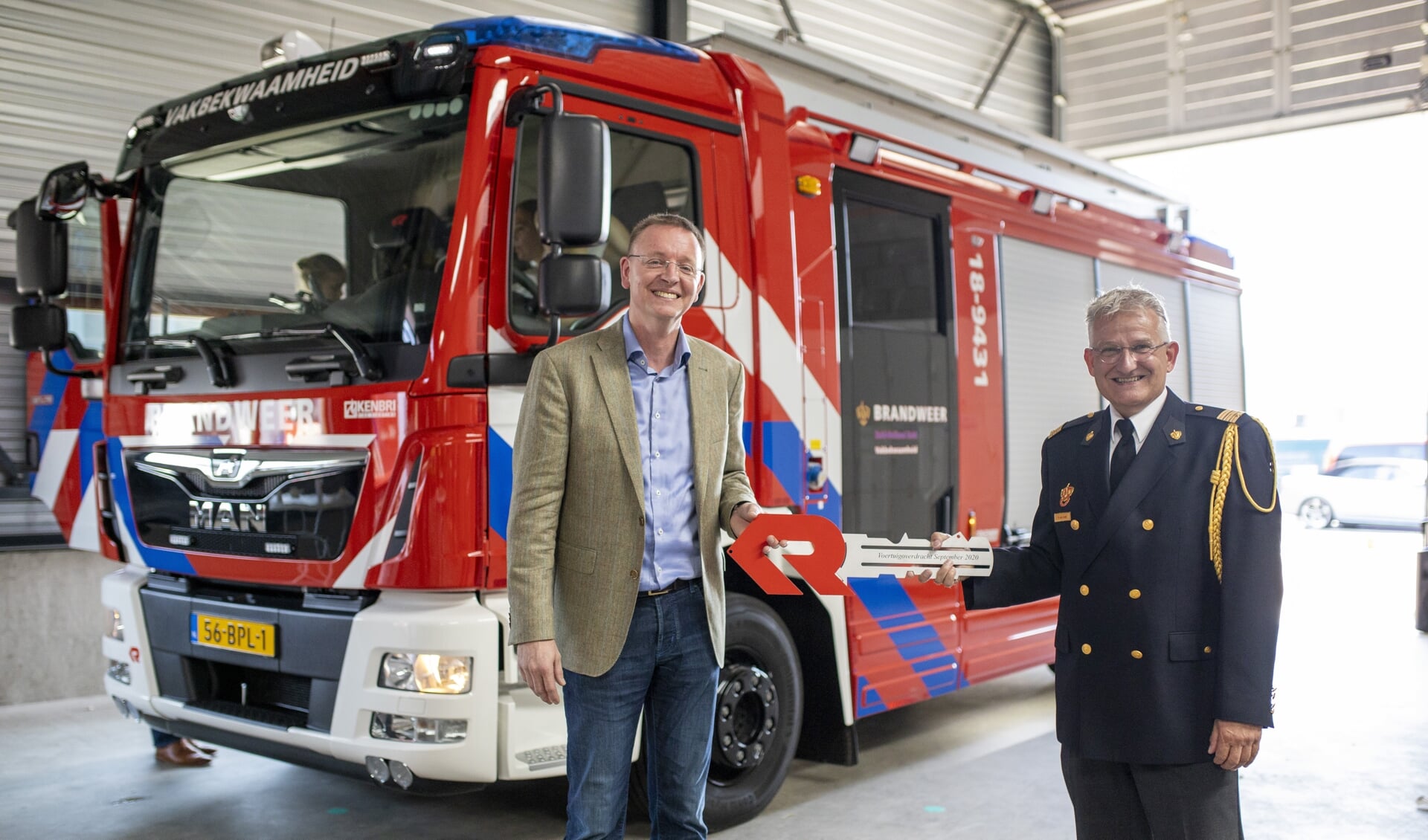 • De overdracht van de eerste nieuwe tankautospuit voor de regio Zuid-Holland Zuid.