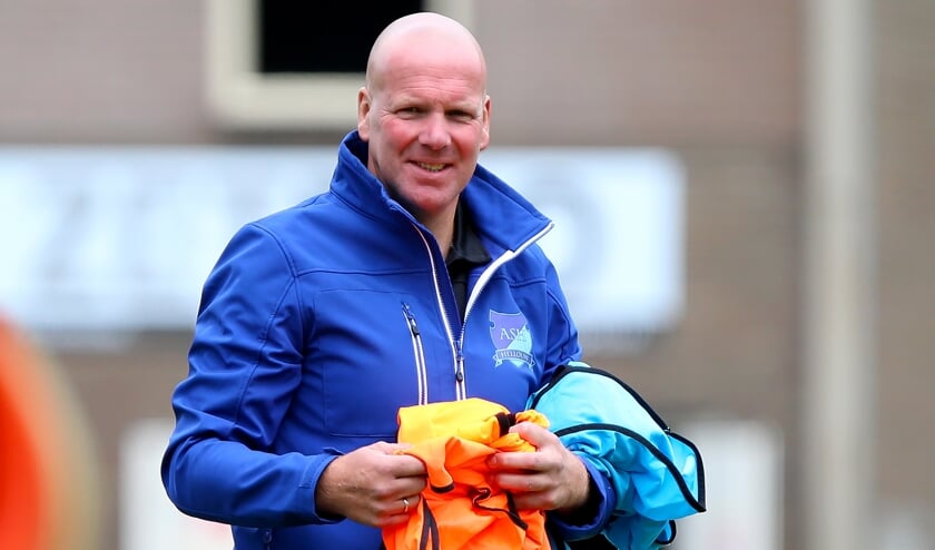 <p>• De nieuwe ASH-trainer Gilberto Smits.</p>