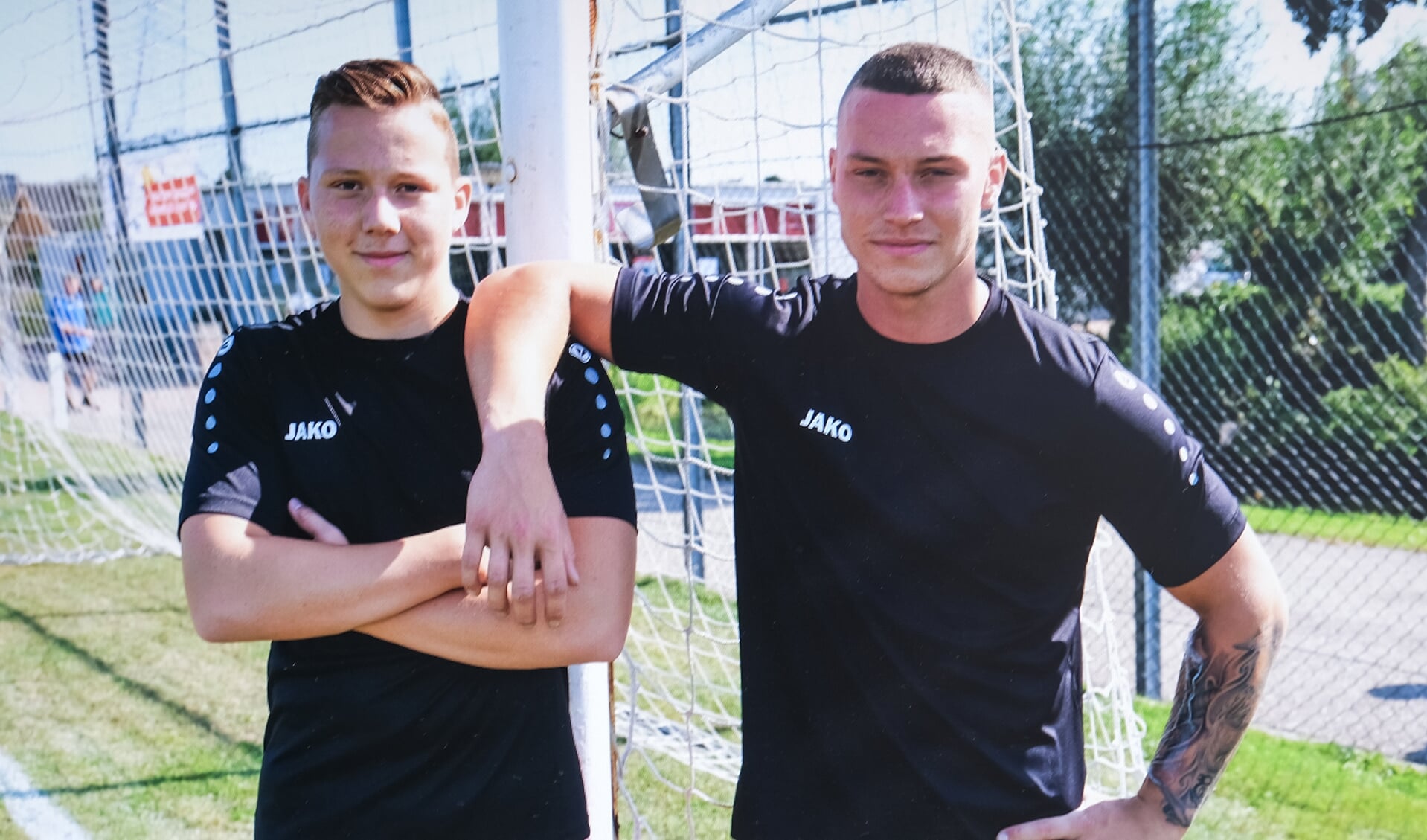 • De Ammerstolse broers Martijn en Jeroen Vermaas laten hun club niet in de steek.

