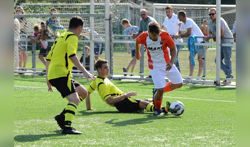 <p>• Groot-Ammers - Alblasserdam (0-0).</p>