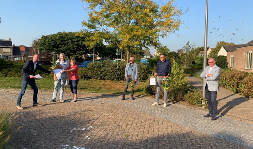 Ondertekening in het bijzijn van wethouder Bikker en projectleider Dick Verwoert