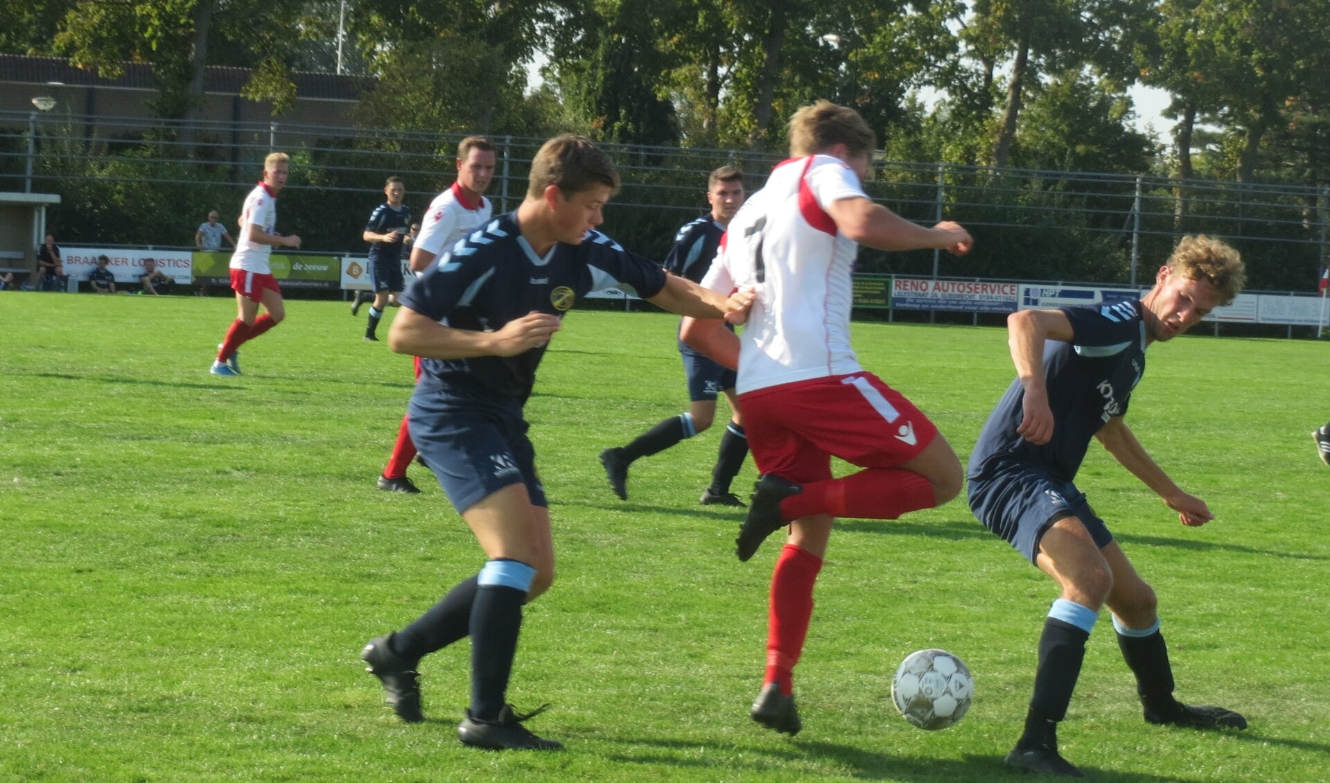 • Hardinxveld - FC Perkouw (4-0).