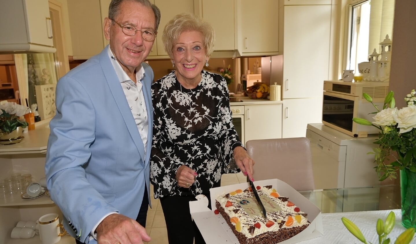 Ans en Harry de Boeck uit Capelle waren vorige week zestig jaar getrouwd. (Foto: Jan van der Arend)