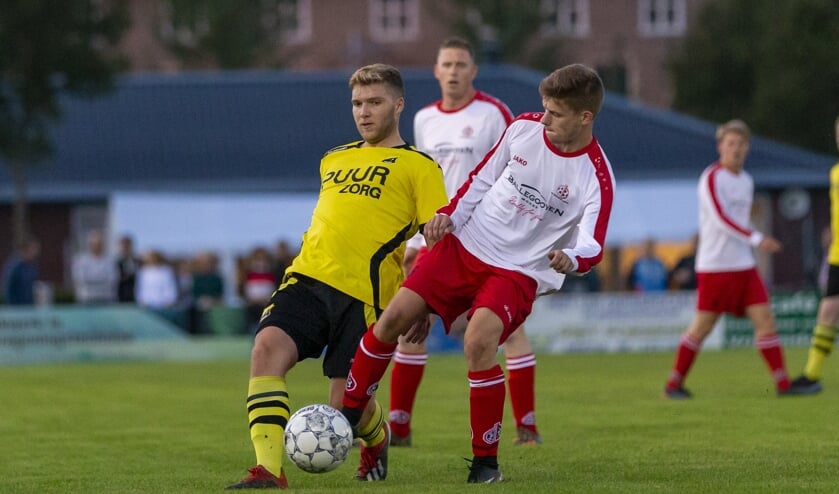 <p>• Dussense Boys speelde afgelopen week de bekerderby tegen Be Ready.</p>