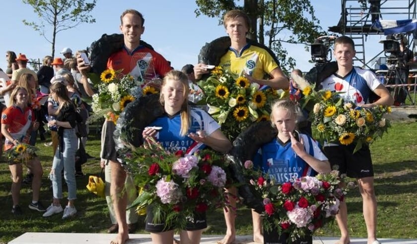 • De kampioenen in de verschillende categorieën.