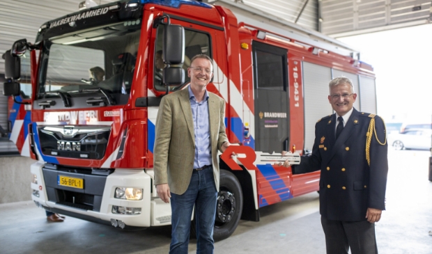 • De overdracht van de eerste nieuwe tankautospuit voor de regio Zuid-Holland Zuid.