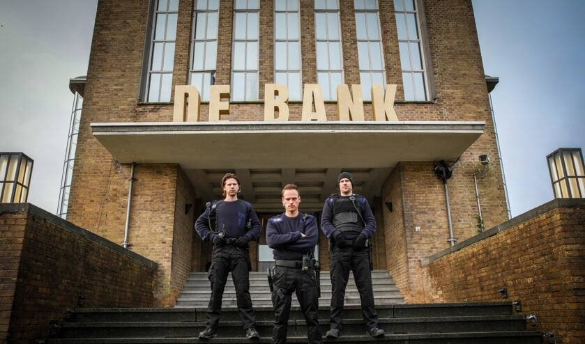 <p>• Het Zendstation was voor even 'De Bank'.</p>
