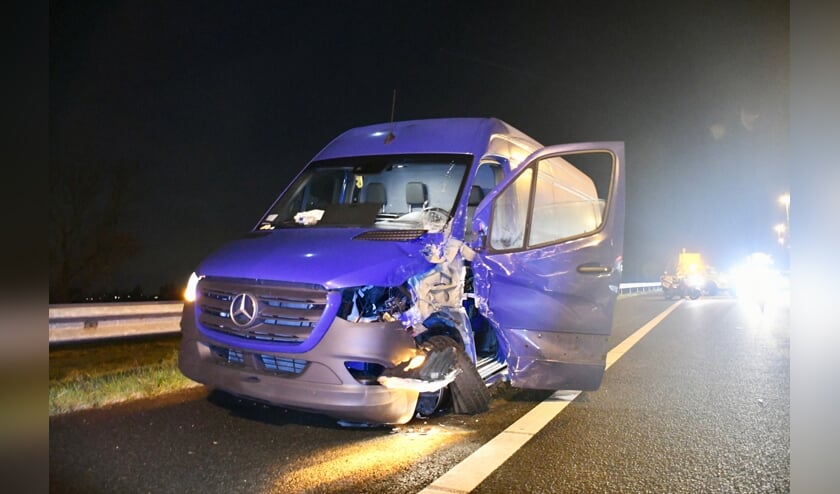 <p>• Botsing tussen twee bestelbussen op de A27 bij Lexmond.</p>
