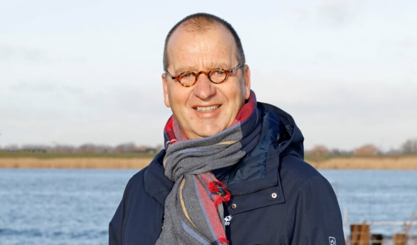 <p>• Burgemeester Segers heeft op de Bossekamp enkele digitale gastlessen over de politiek verzorgd.</p>