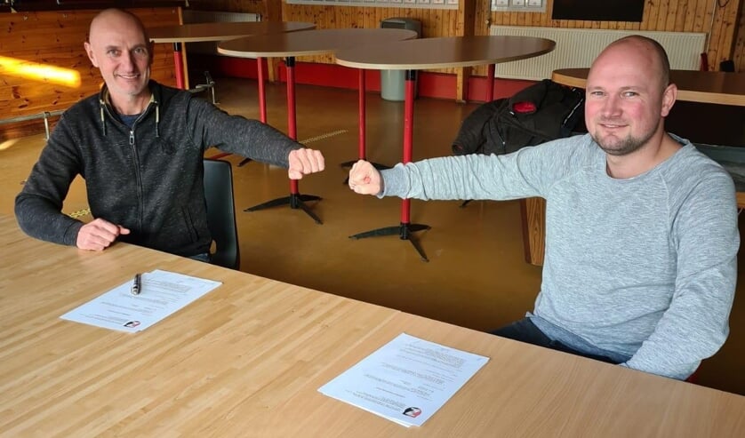 <p>• Joery van der Waal verlengt zijn contract bij De Zwerver.</p>
