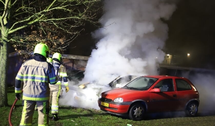Auto brand uit aan Deilstraat in Tiel