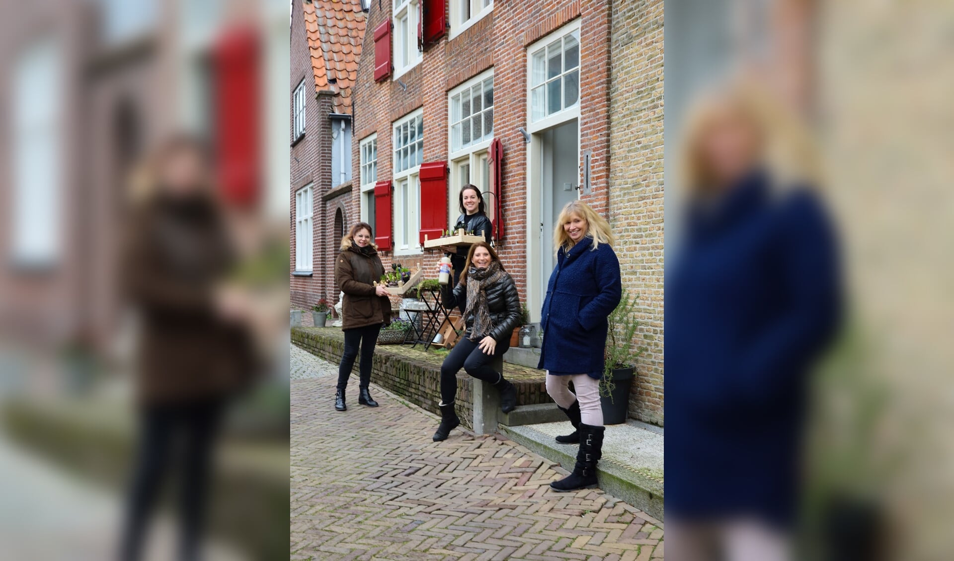 • De dames van de Binnenhaven 5-13 in Nieuwpoort.