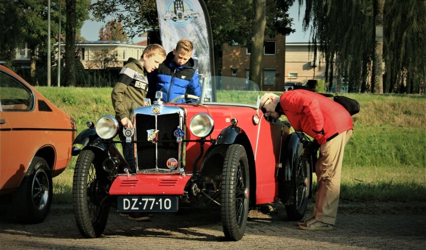 <p>Eén van de oudste auto's was deze MG M type Midget.</p>