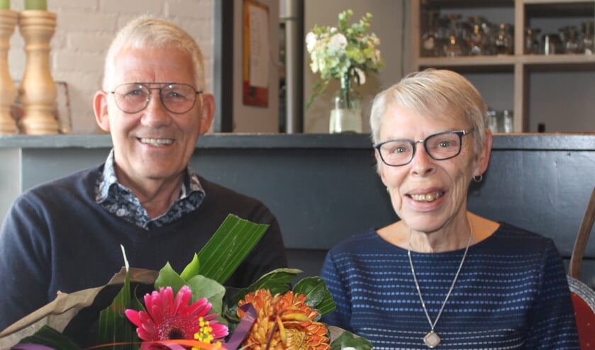 <p>• Truus Vonk met haar echtgenoot.</p>