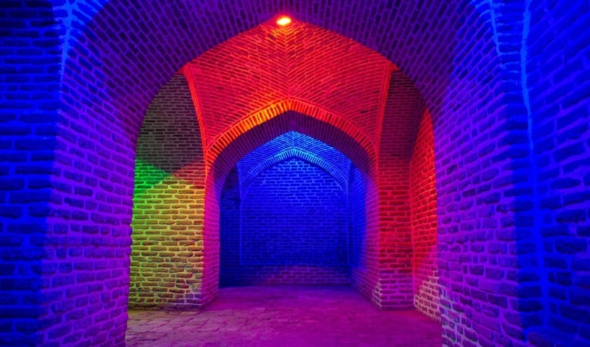<p>Tijdens VONK exposeren meer dan twintig licht- en videokunstenaars uit de regio en de rest van het land met hun werken op Fort bij ‘t Hemeltje. </p>