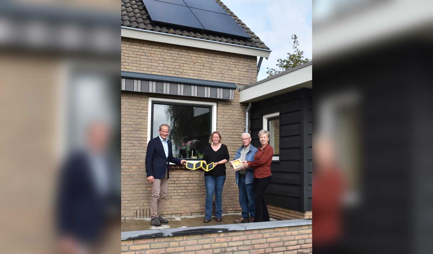 • Wethouder Teunis Jacob Slob, Gemma van Rees, de heer C. van de Stelt en Projectmanager Duurzaamheid José Houtman.