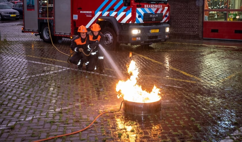 • Brandje blussen tijdens de oefenavond.