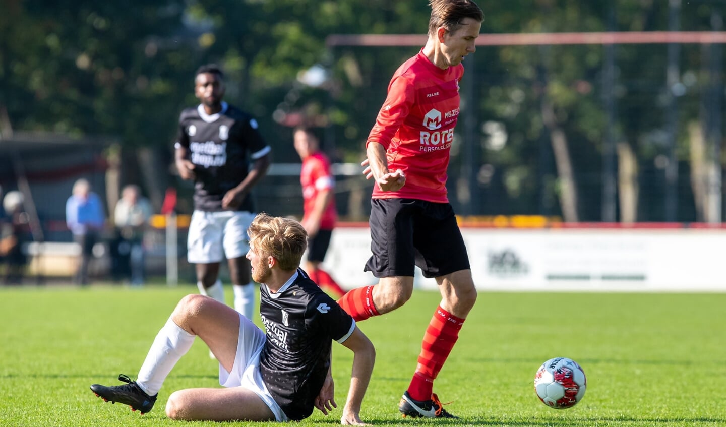 • De Zwerver - Sleeuwijk (3-0).