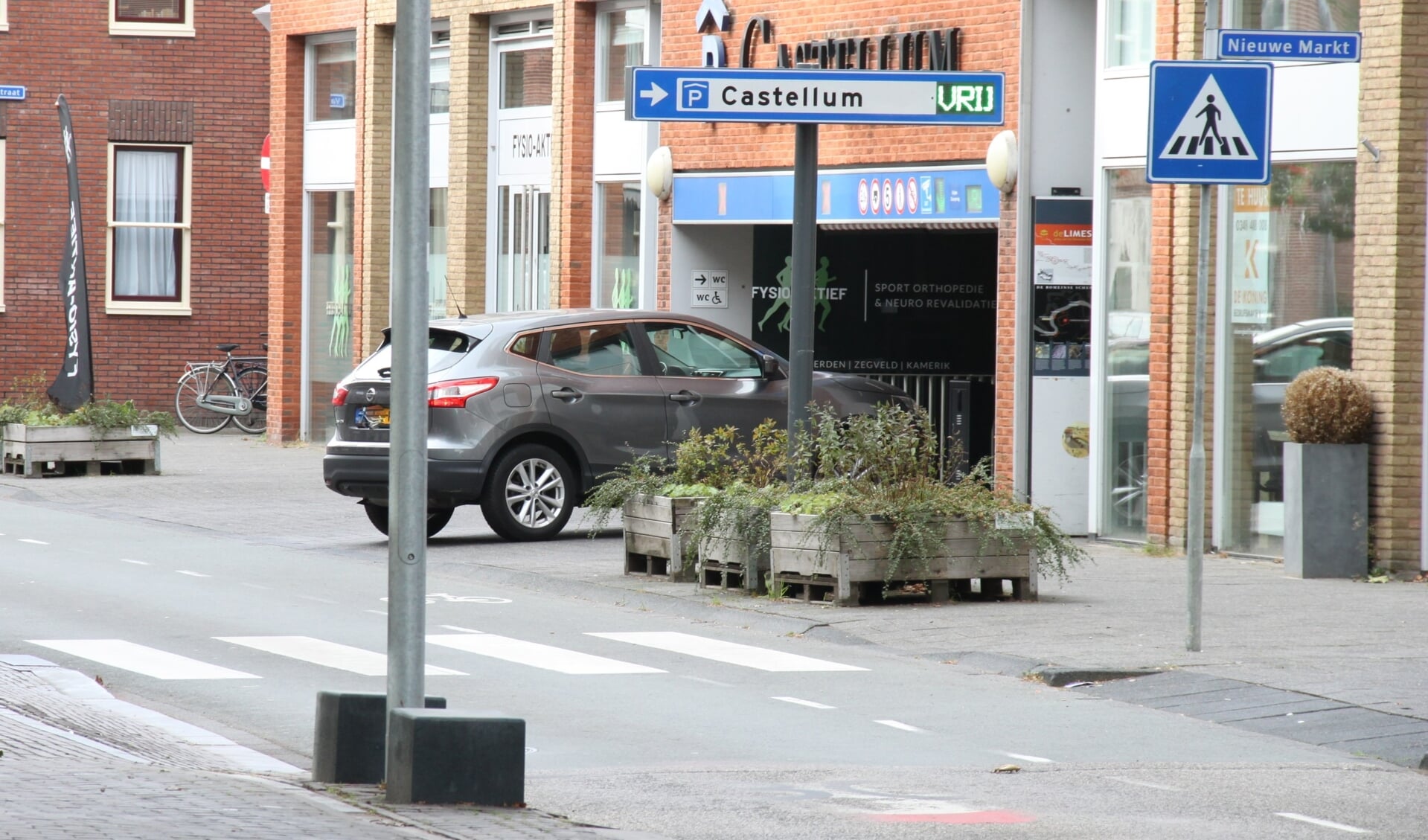 • Vanaf 15 november kunnen bezoekers van Woerden ruim twee maanden lang in de parkeergarages het eerste uur gratis hun auto kwijt.  
