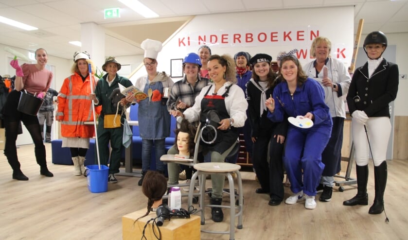 • Creatieve opening van de Kinderboekenweek op SBO De Bouwsteen.